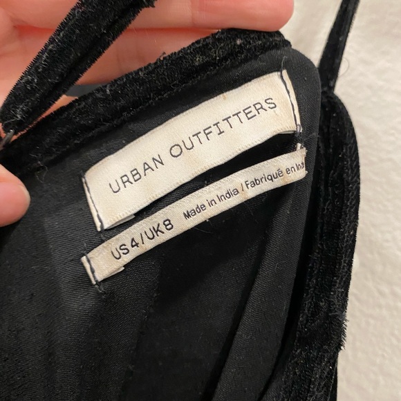 Midi length dress with slit and pearls - Picture 4 of 5